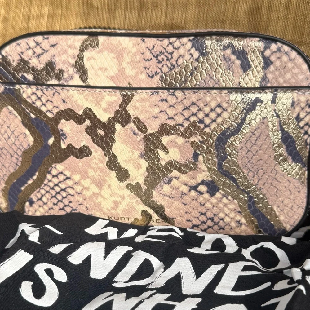 Kurt Geiger Shoreditch Small Camera Crossbody Bag in Pink Snake-Embossed Leather - Picture 3 of 5